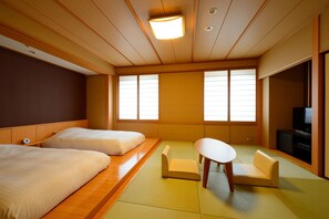 Ropa de cama de alta calidad, edredón y minibar