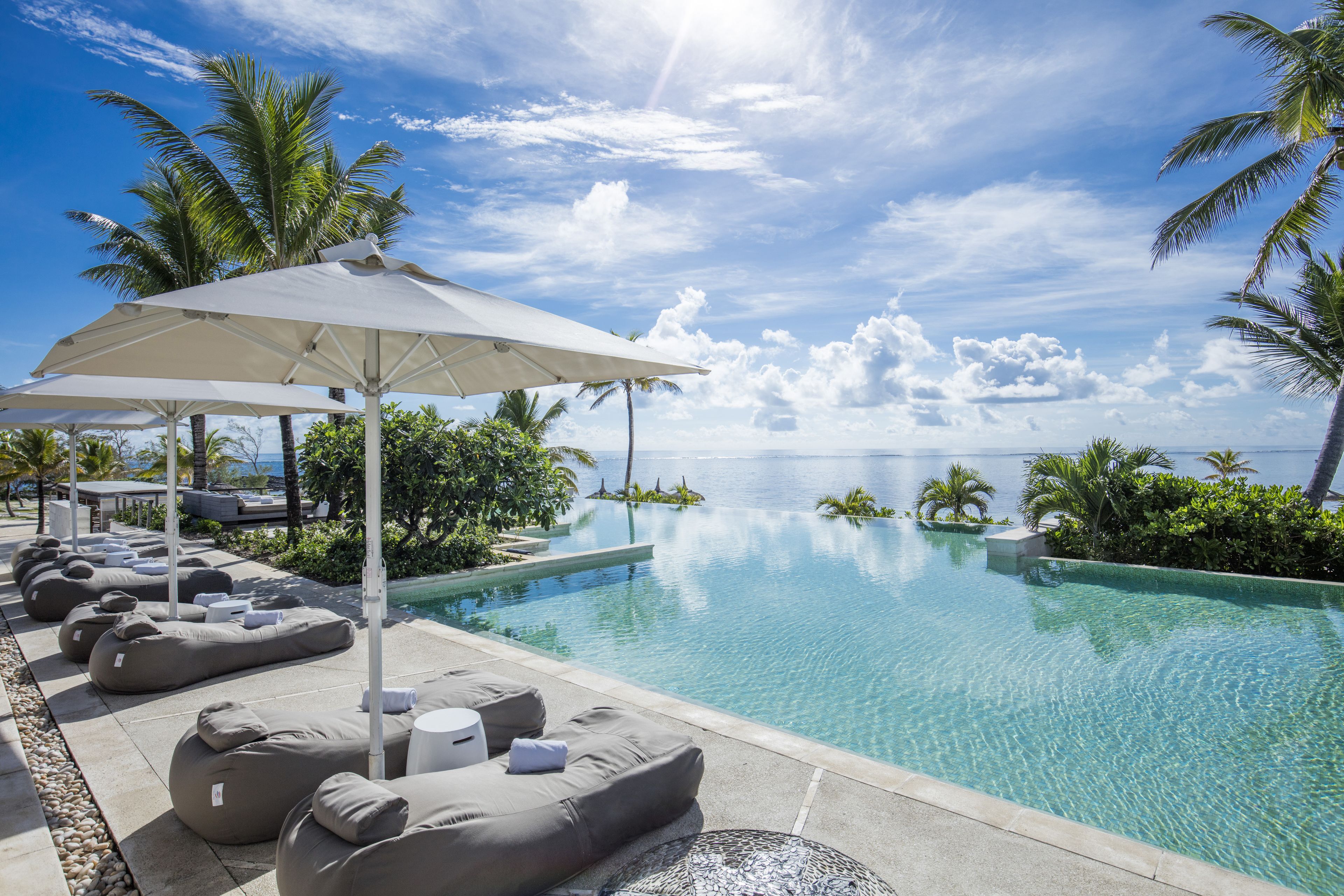 3 outdoor pools, pool umbrellas, sun loungers
