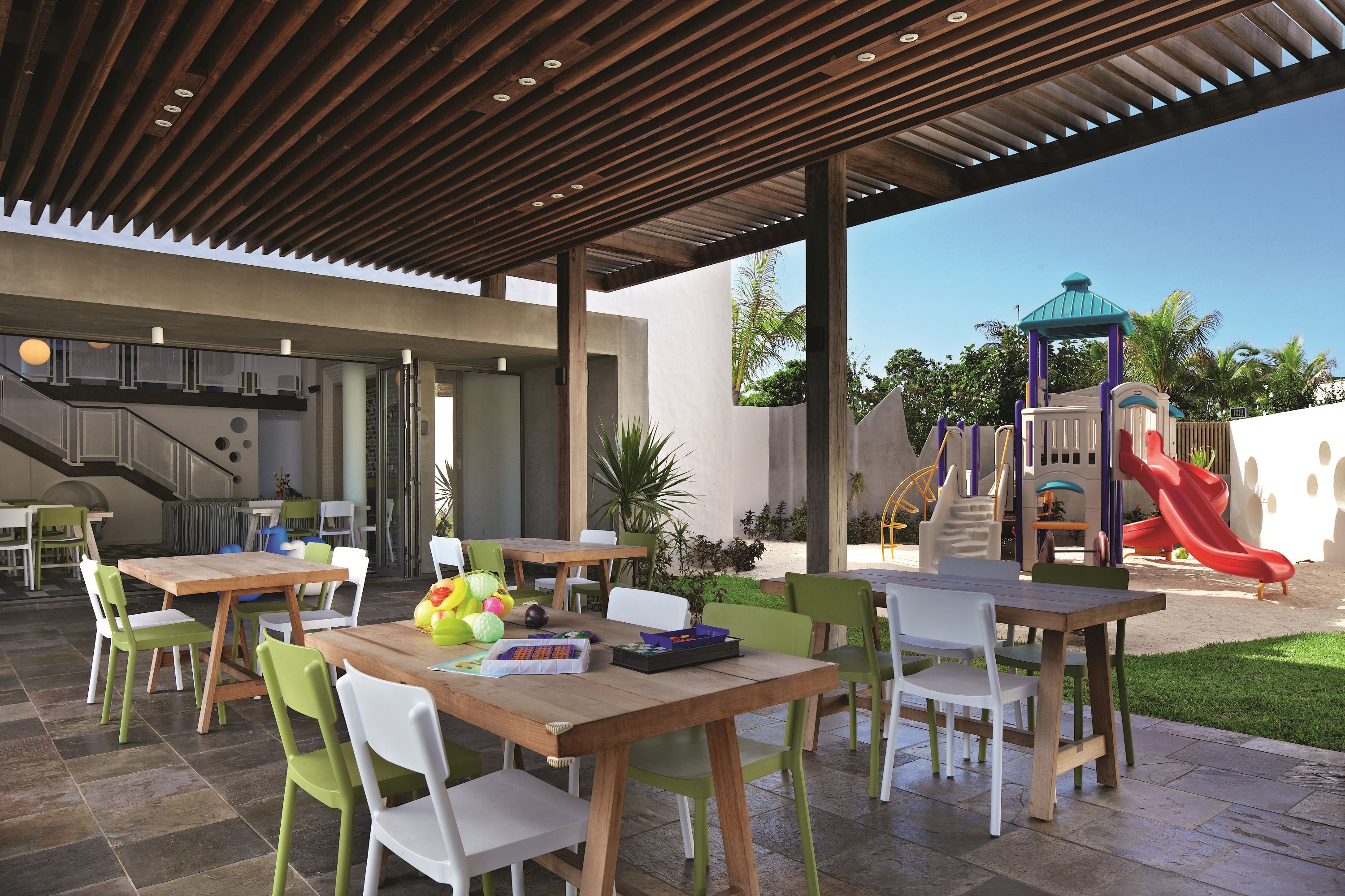 Khu vui chơi trẻ em - ngoài trời