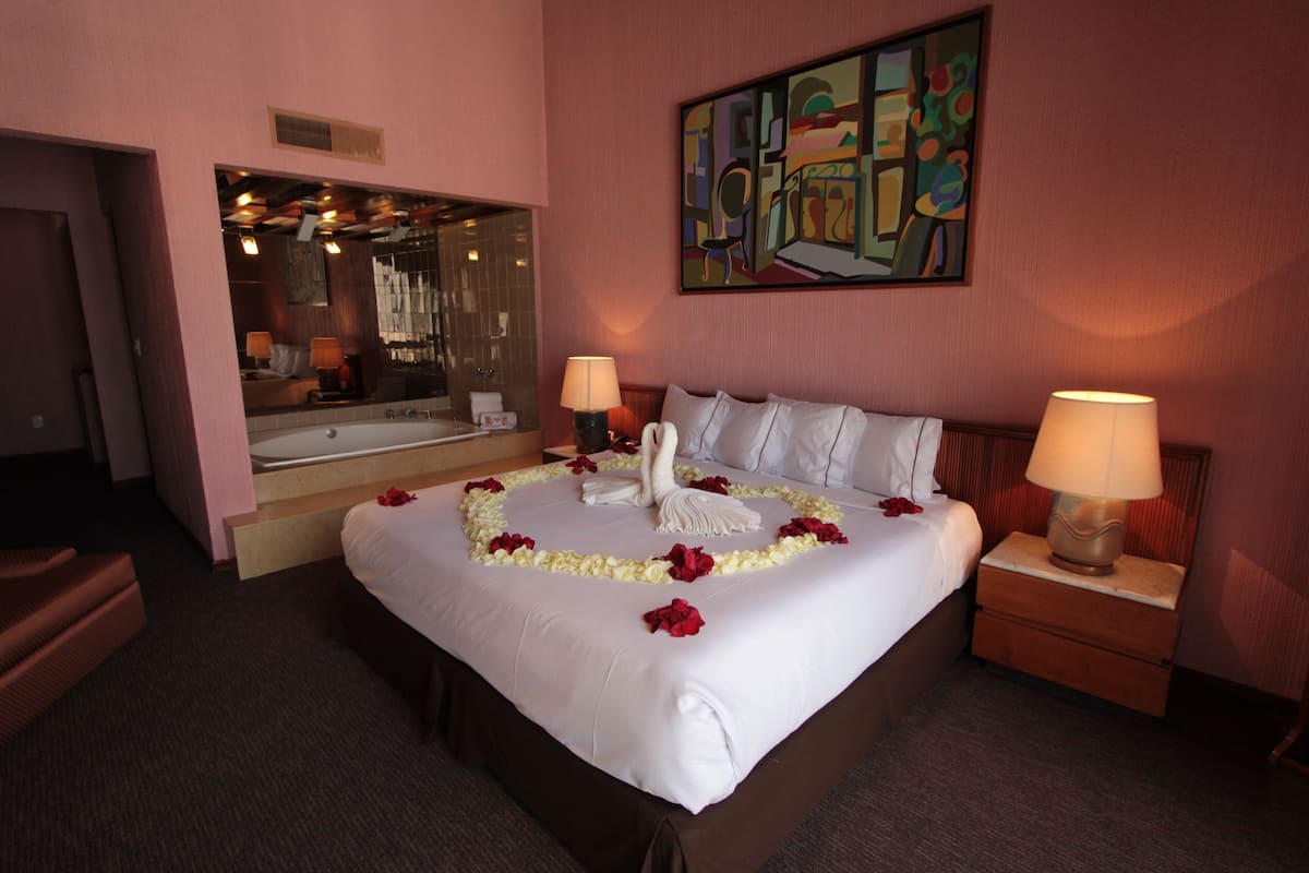 In-room safe, desk, laptop workspace, iron/ironing board