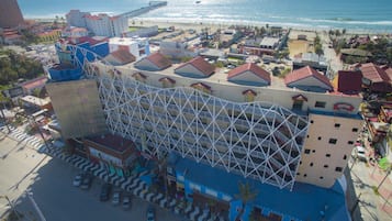 Vista frontal de la propiedad