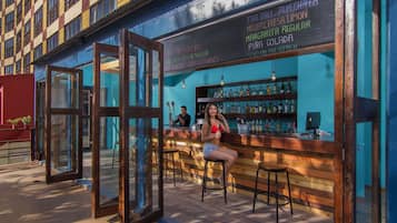 Bar (en la propiedad)