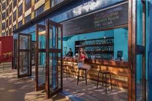 Bar (en el alojamiento)