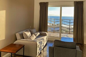 Penthouse | Individually decorated, bed sheets