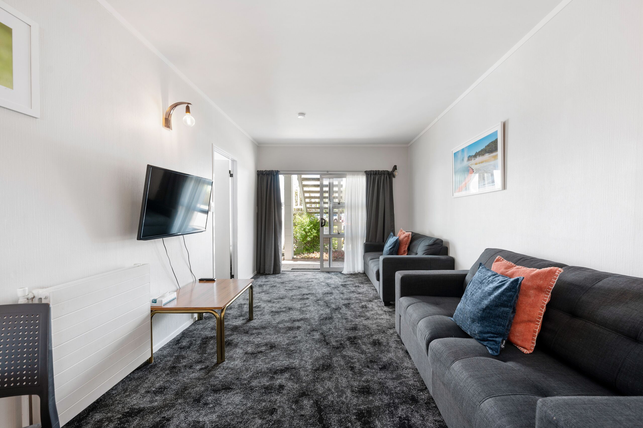 One Bedroom Unit (K) | Living area