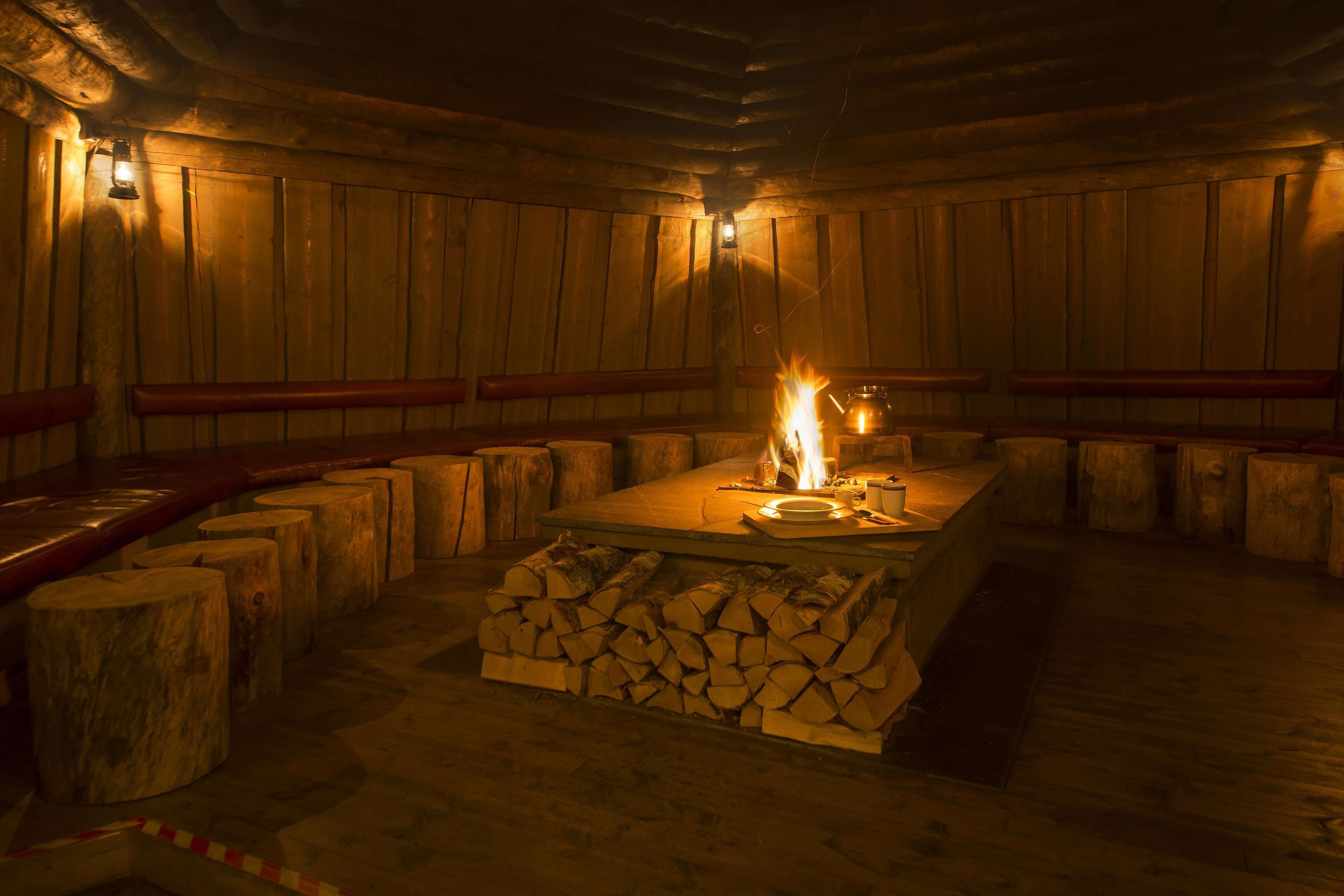 breakfast and dinner served