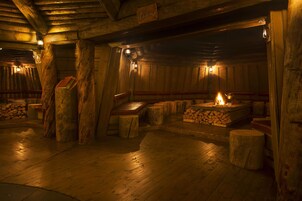 供应早餐和晚餐