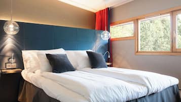 Suite – junior | Skrivebord, lydisolert, wi-fi (inkludert) og sengetøy