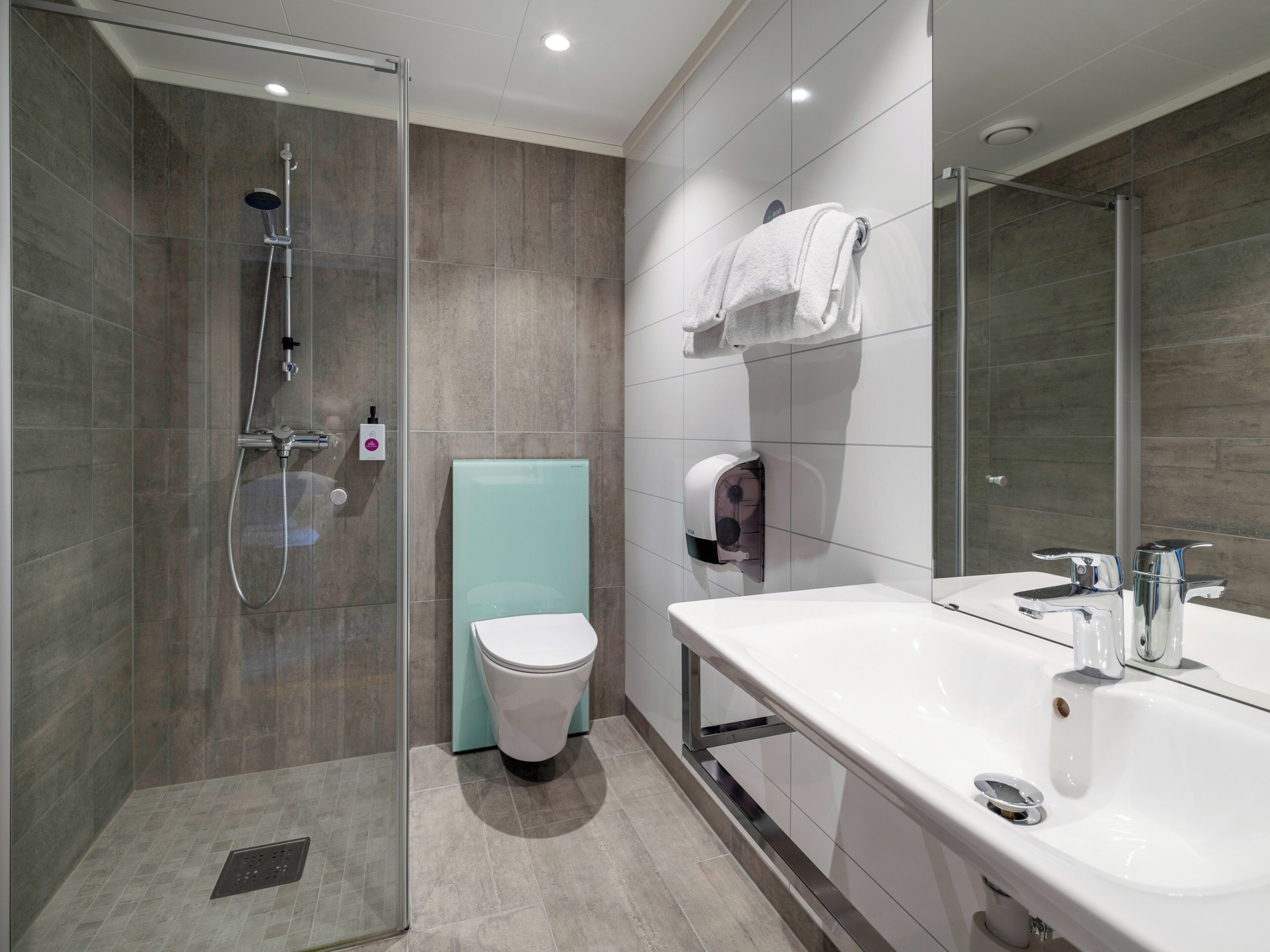 standard double room | bathroom | hair dryer, towels