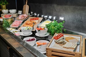 Ilmainen mannermainen aamiainen 