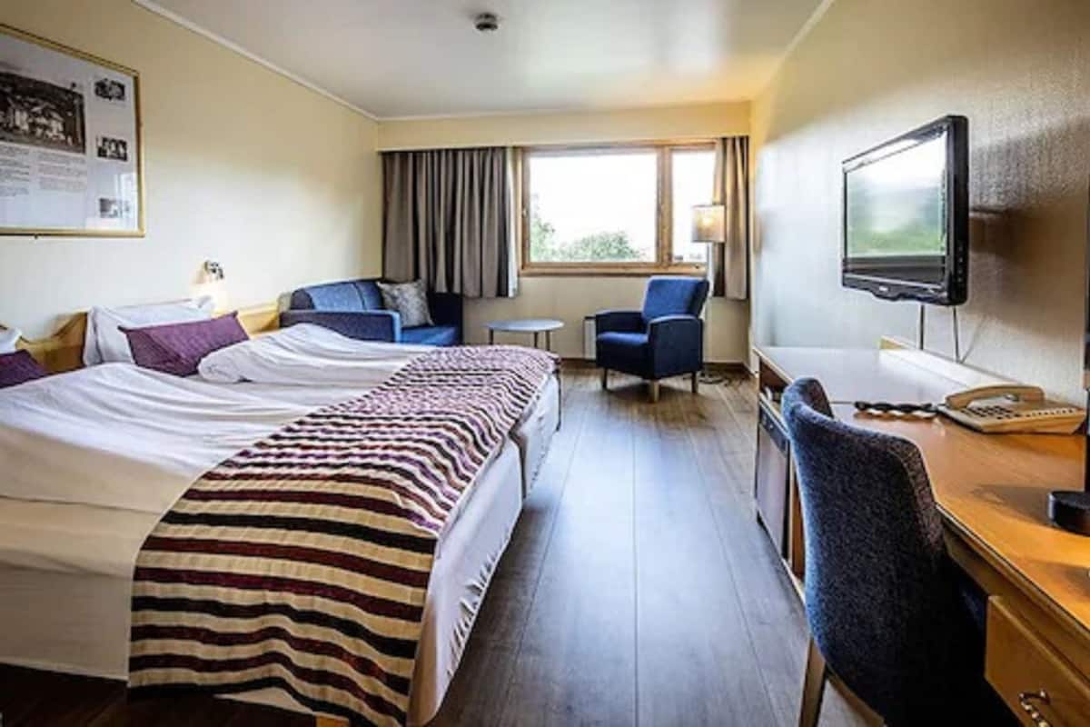 Family Room | Pillowtop beds, desk, free WiFi, bed sheets