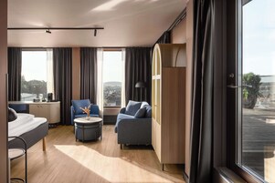 小型套房 | 办公桌、熨斗/熨衣板、免费 WiFi、床单