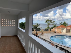 2 outdoor pools