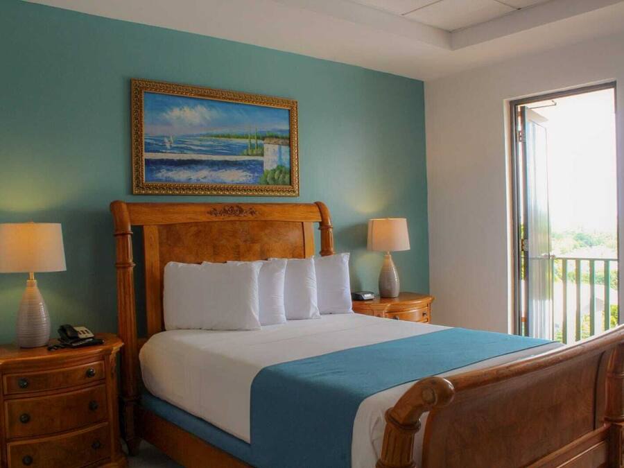 Memory-foam beds, in-room safe, blackout curtains, free WiFi