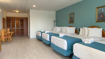 Familie vierpersoonskamer | Bedden met traagschuimmatrassen, een kluis op de kamer