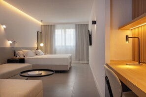 Kahden hengen huone (Lounge) | 1 makuuhuone, minibaari, tallelokero huoneessa, työpöytä