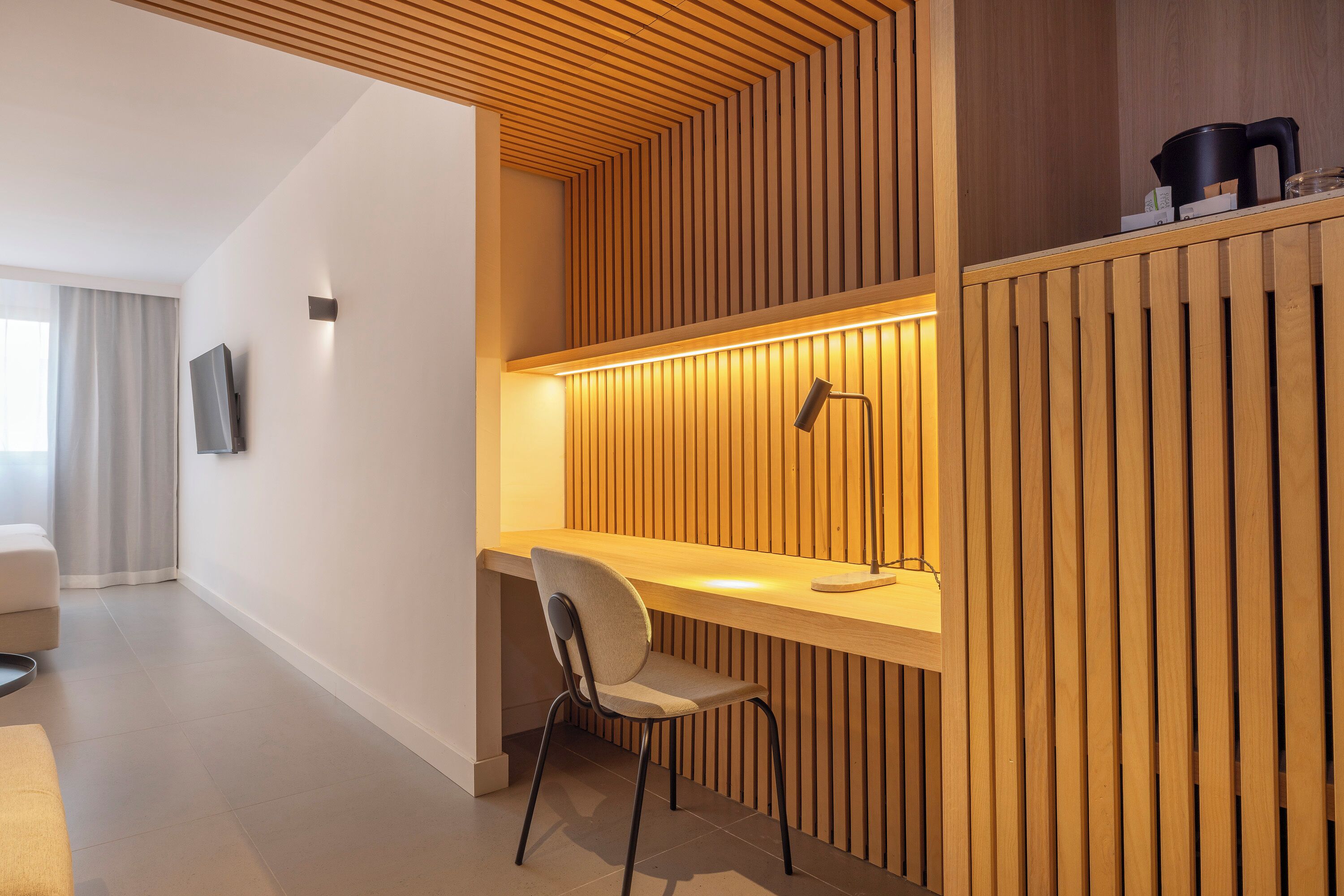 double room (lounge) | 1 bedroom, minibar, in-room safe, desk