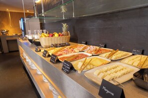 Breakfast, lunch, dinner and brunch served  - HM Jaime III Hotel (Palma de Mallorca)