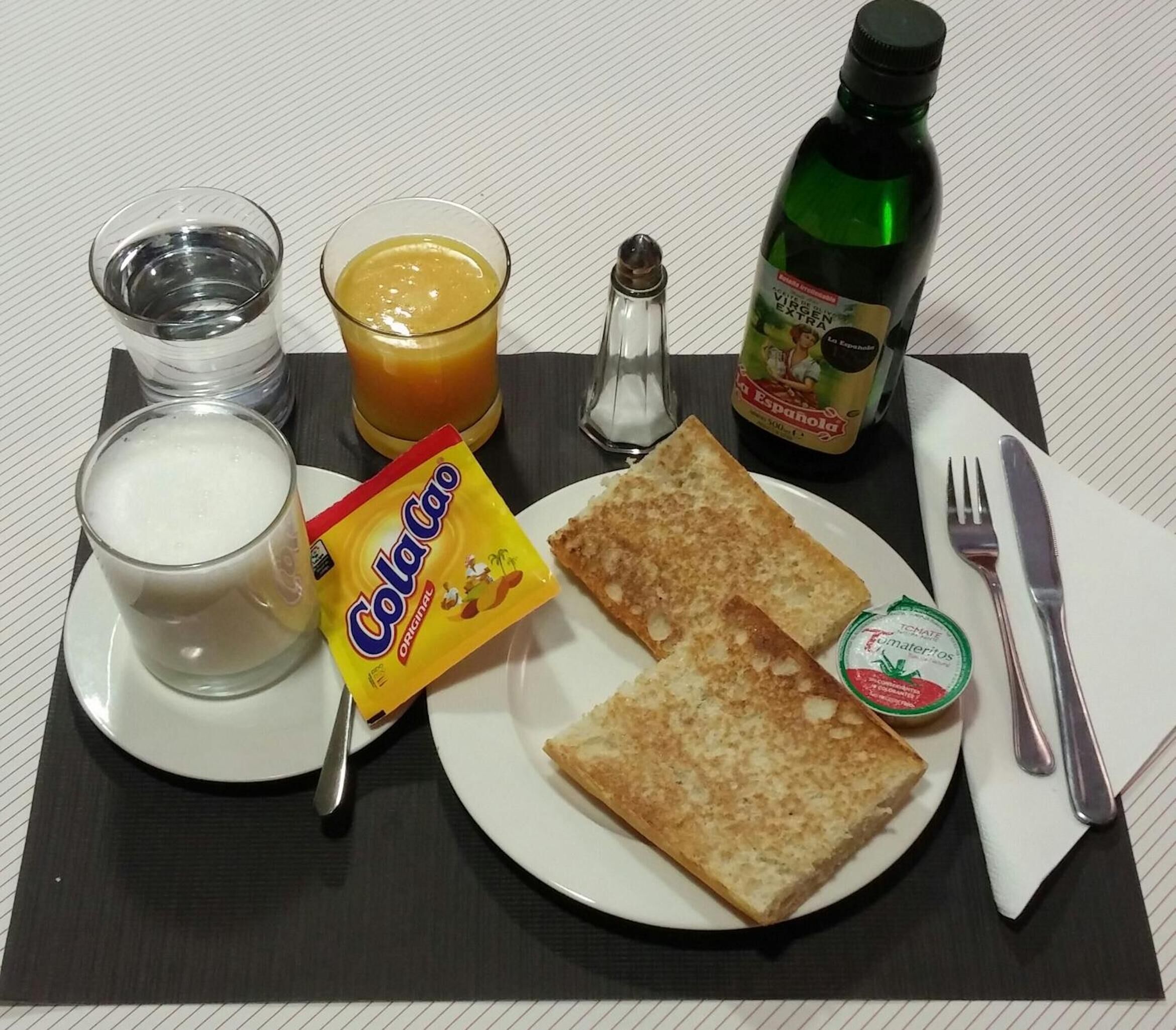 daily continental breakfast (eur 4.60 per person)