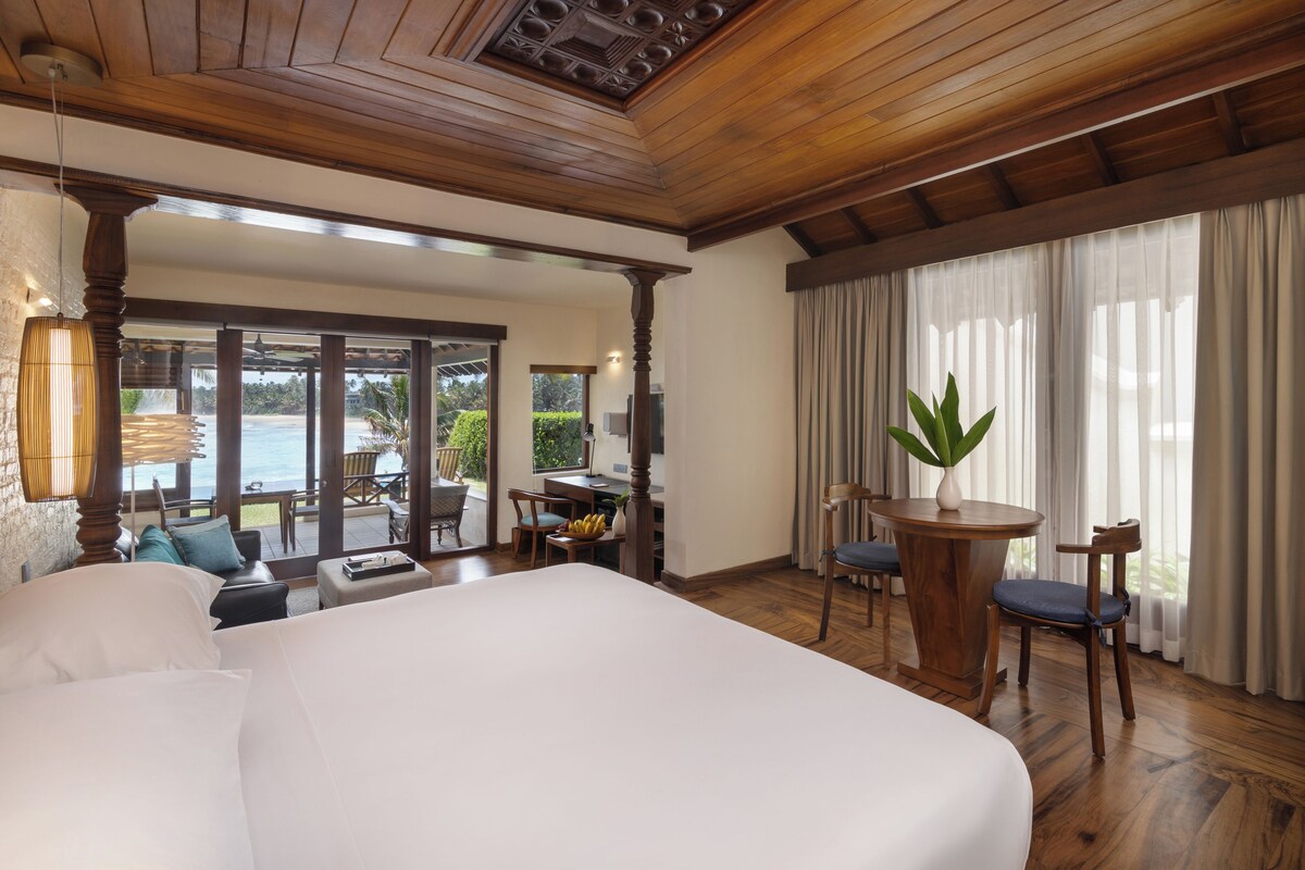 Egyptian cotton sheets, premium bedding, pillowtop beds