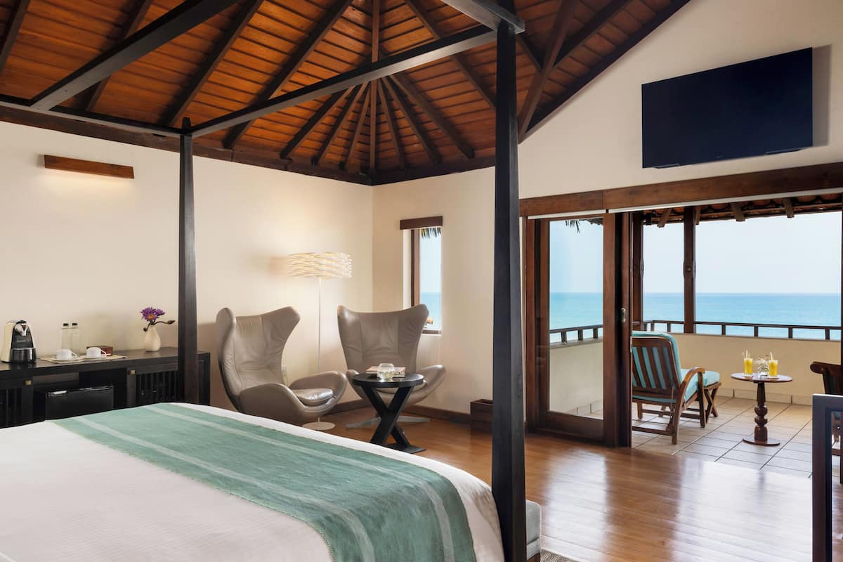 Saman Villa Suite with Pool | Egyptian cotton sheets, premium bedding, pillowtop beds