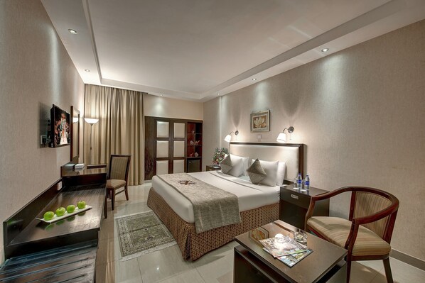 Habitación estándar con 1 cama doble o 2 individuales | Escritorio, camas supletorias, wifi gratis