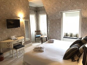 Suite, 1 kingsize bed | Luxe beddengoed, individueel gedecoreerd, individueel gemeubileerd