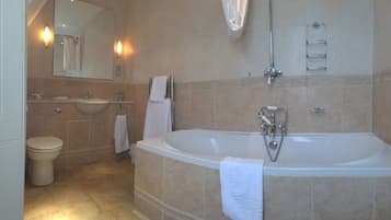 Deluxe Double Room, 1 Double Bed, River View | Bathroom