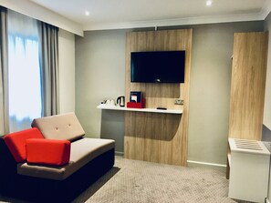 Standard Room, 1 Double Bed with Sofa bed | 1 bedroom, in-room safe, desk, iron/ironing board