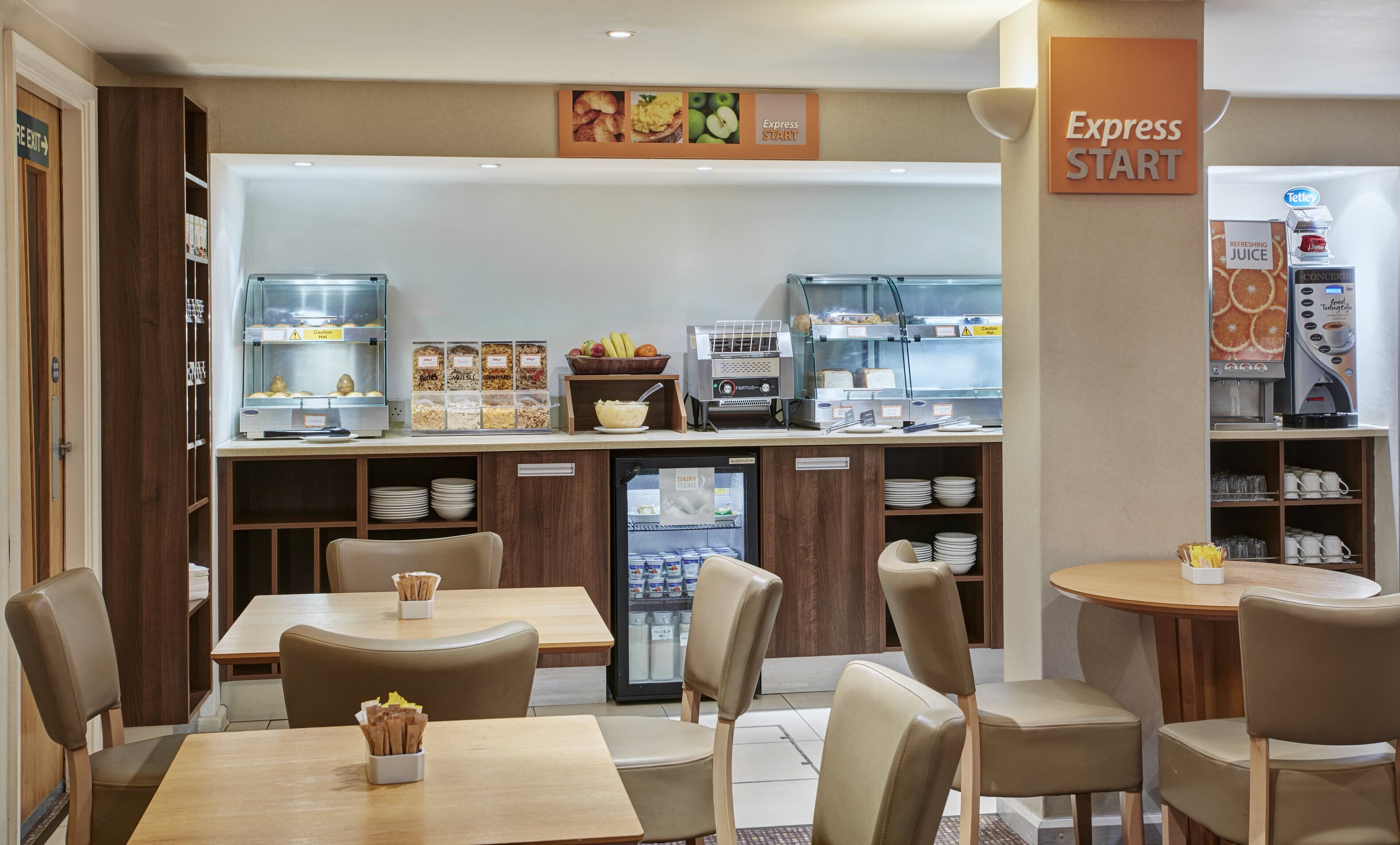 Photo - Holiday Inn Express London Victoria by IHG