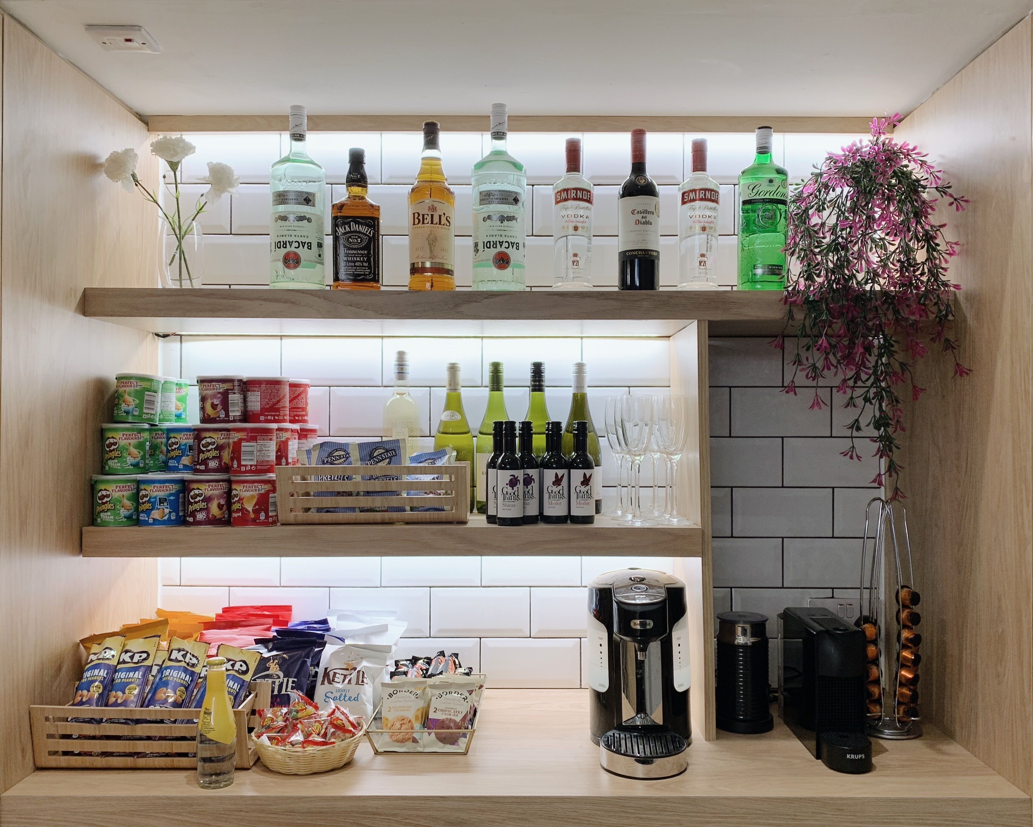Photo - Holiday Inn Express London Victoria by IHG