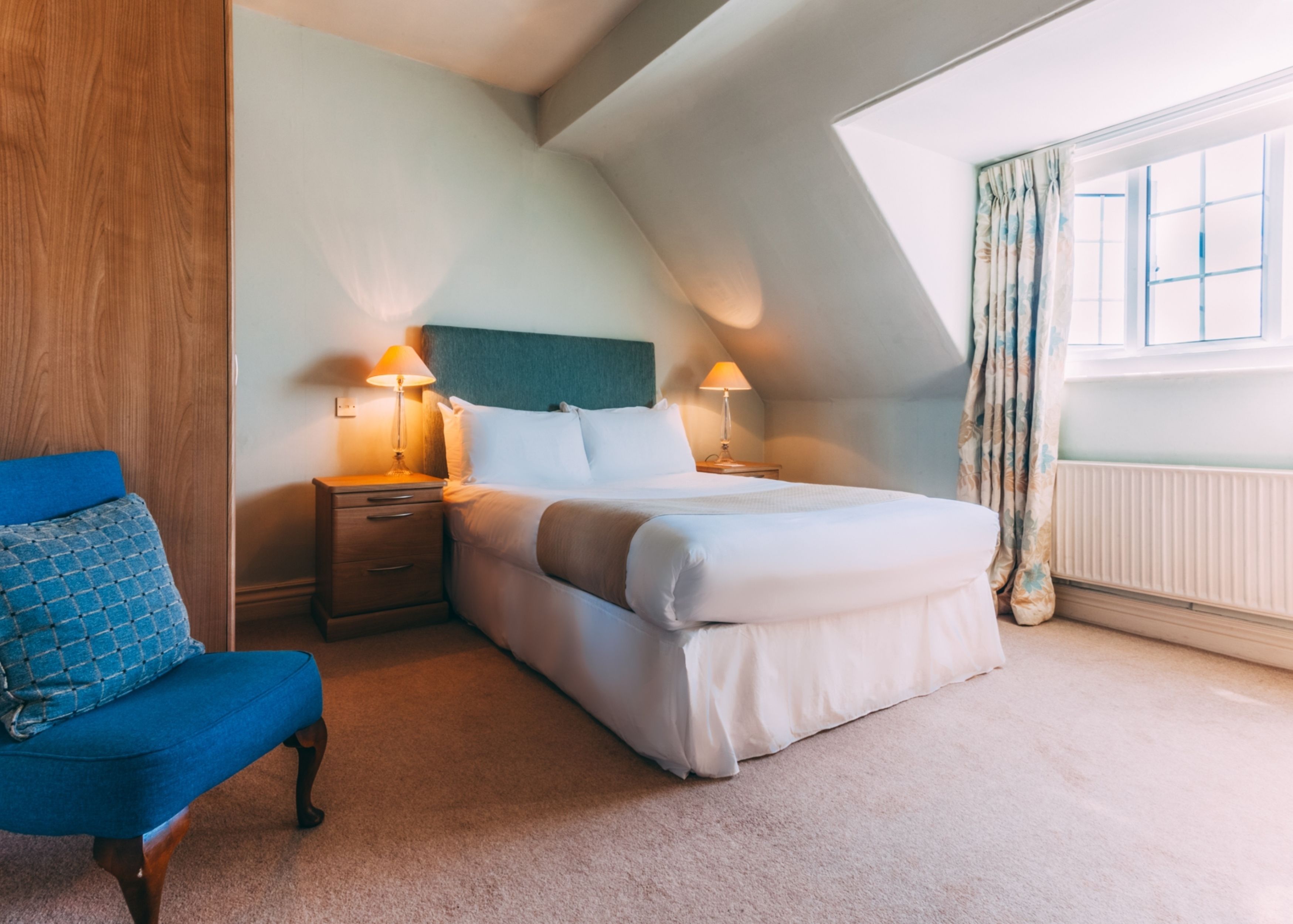 desk, iron/ironing board, cots/infant beds, rollaway beds