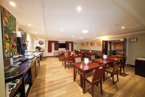 Free daily on-the-go breakfast - Holiday Inn Express Glenrothes by IHG (Glenrothes)