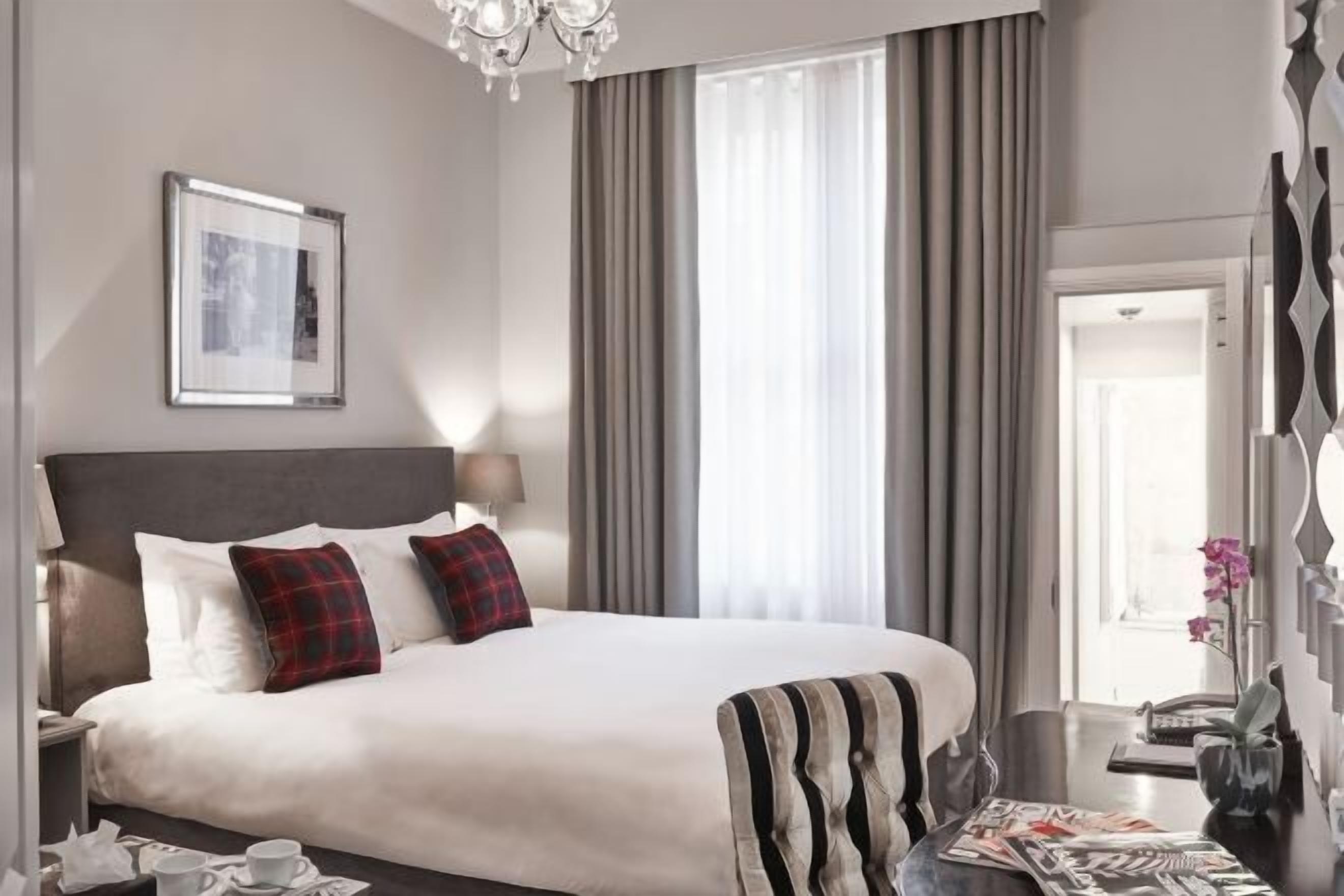 Minibar, coffre-fort, fer et planche à repasser, accès au Wi-Fi (inclus)