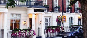 Tophams Hotel