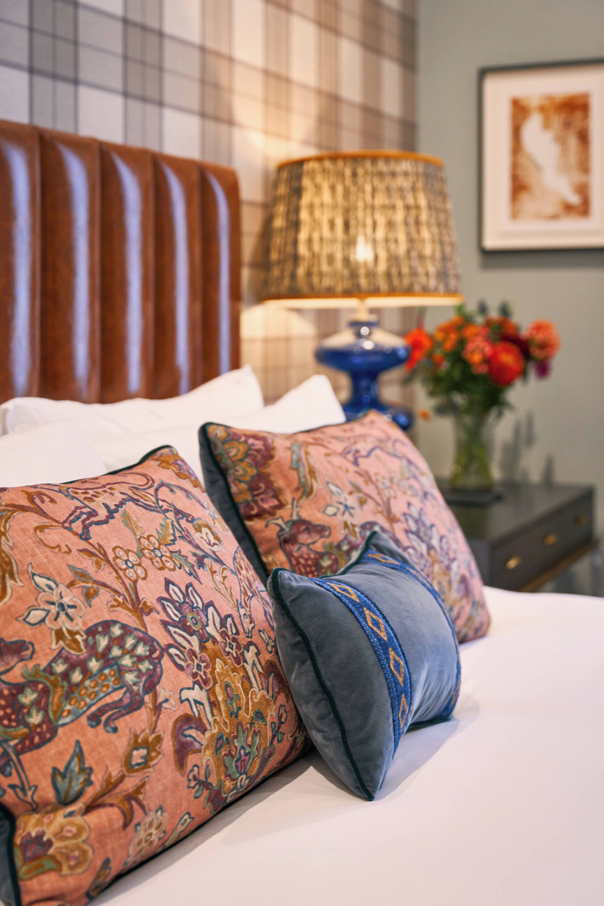 Minibar, in-room safe, iron/ironing board, free WiFi