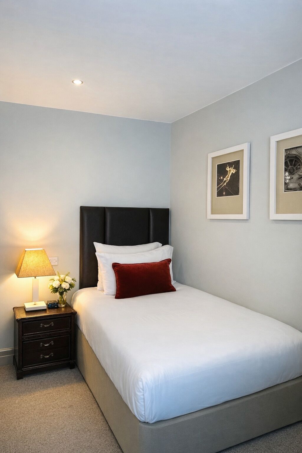 Single Room | Minibar, in-room safe, iron/ironing board, free WiFi