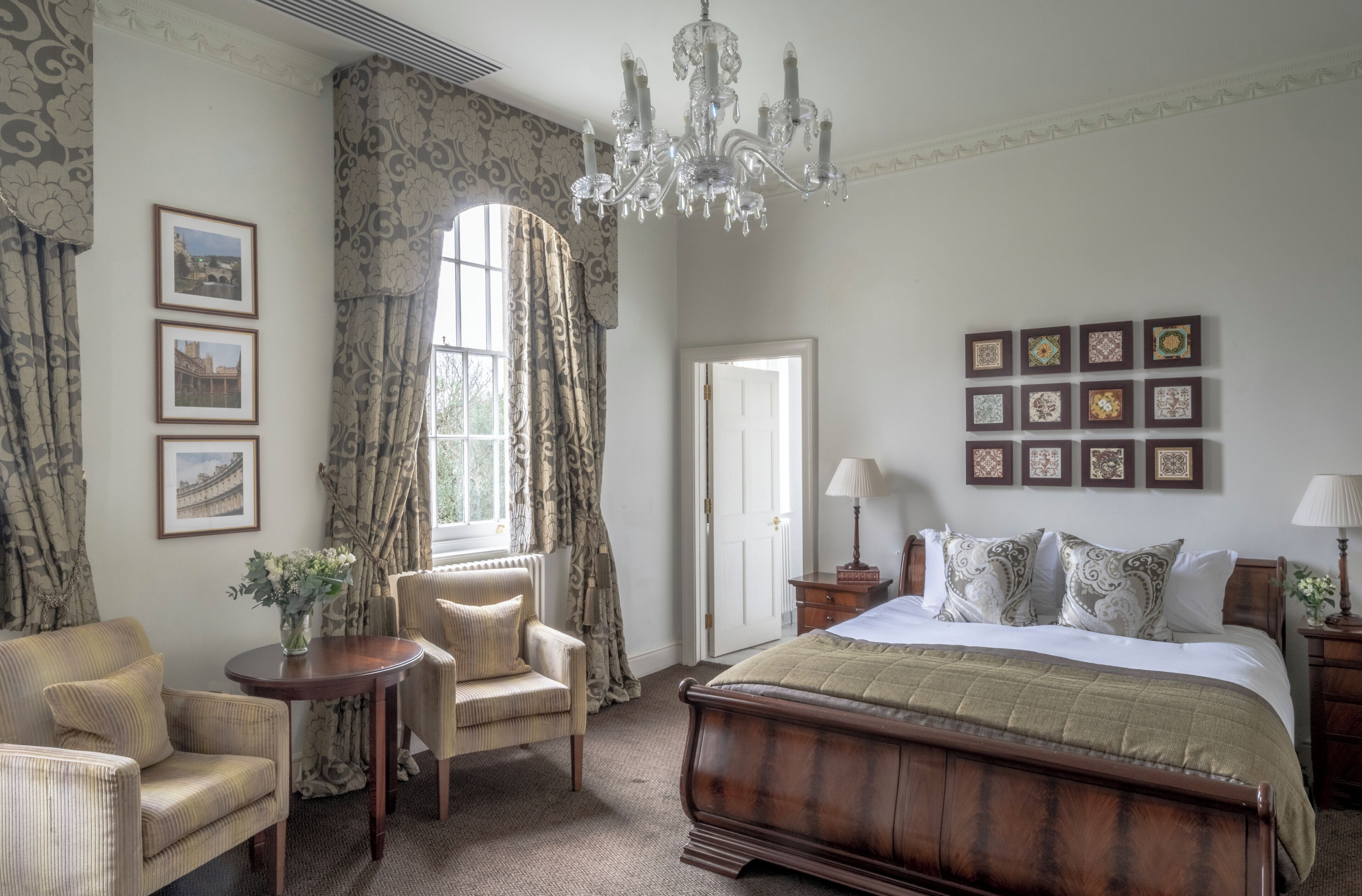 Deluxe King bedded room in historic Mansion House