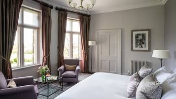 Ropa de cama de alta calidad y minibar