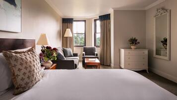 Superior Double / Twin with Feature | Premium bedding, minibar, in-room safe, desk