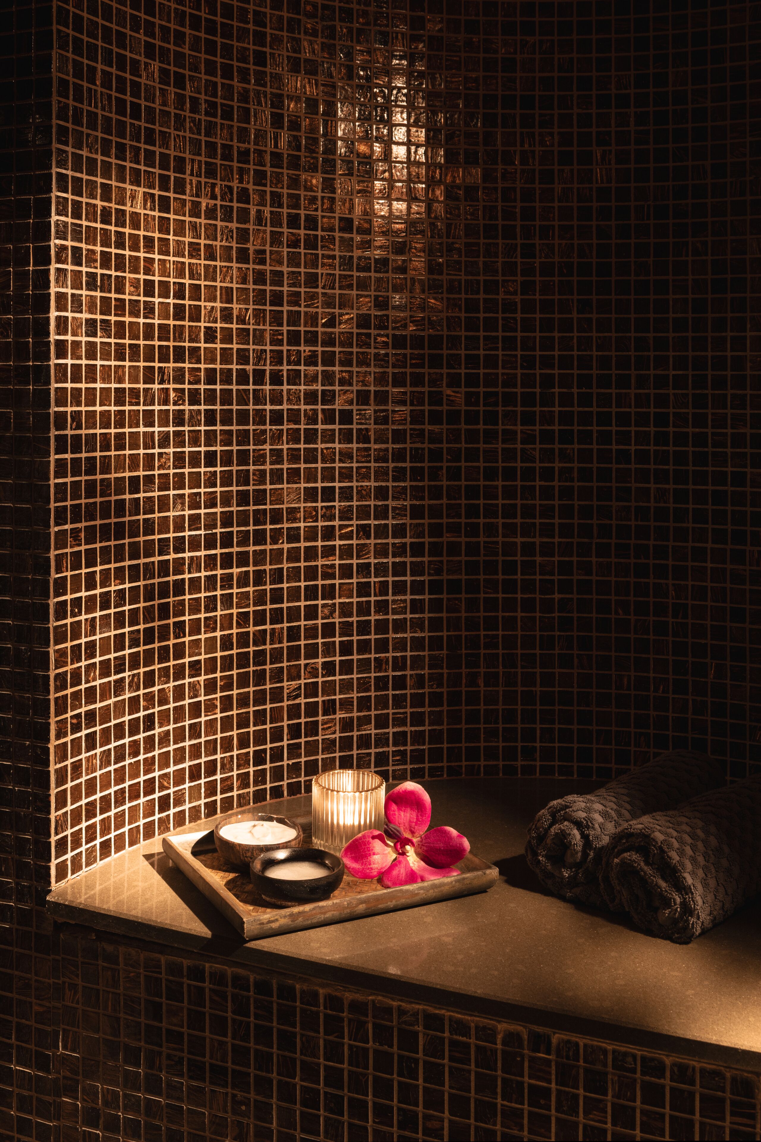 Sauna, tina de hidromasaje, baño de vapor y tratamientos corporales 