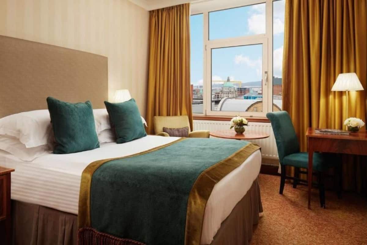 Pillowtop beds, in-room safe, desk, laptop workspace