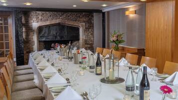 Se sirven desayunos, comidas, cenas y cocina británica