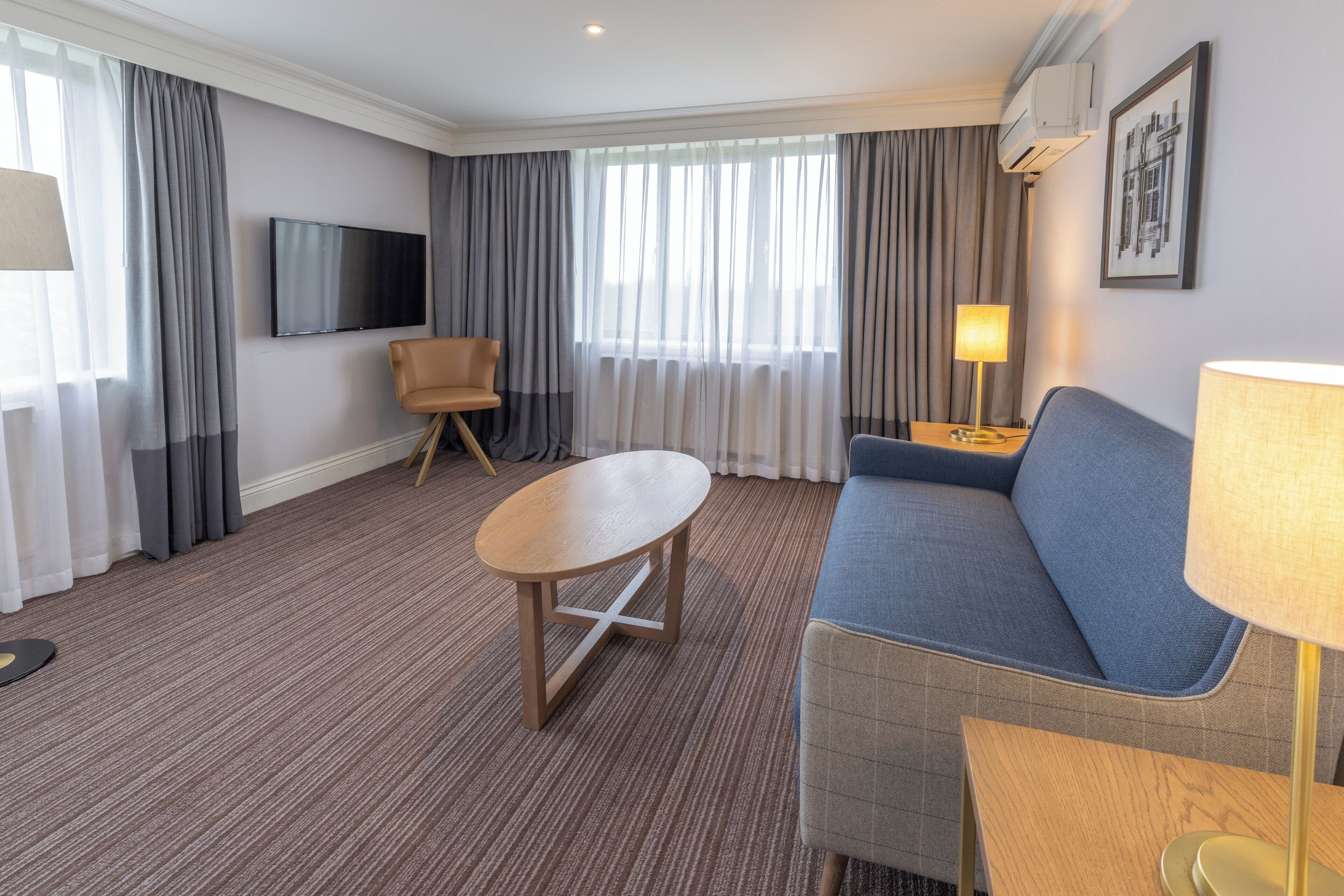 suite | 1 bedroom, hypo-allergenic bedding, in-room safe, desk