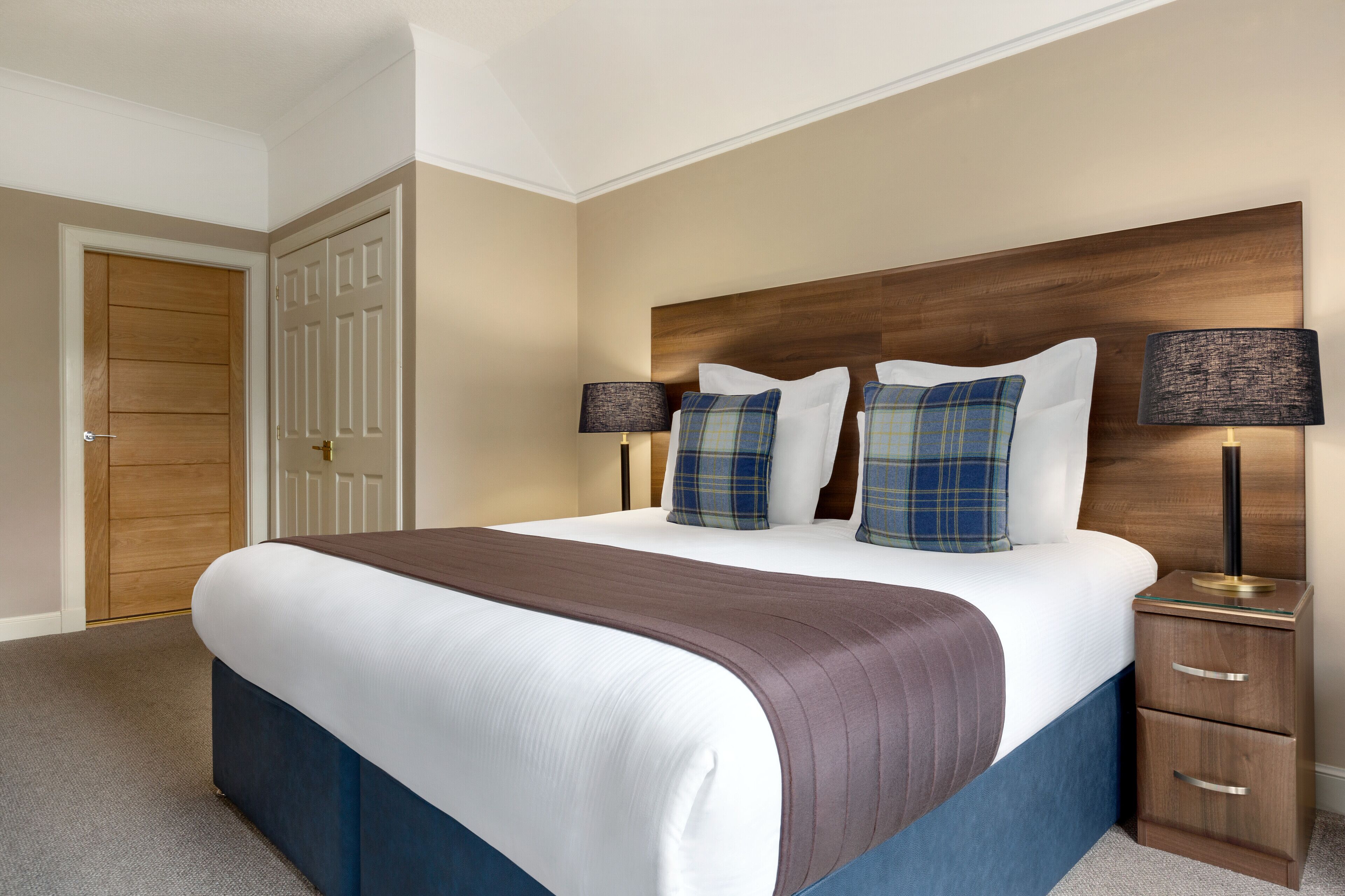 classic room (hotel) | 1 bedroom, hypo-allergenic bedding, in-room safe, individually furnished