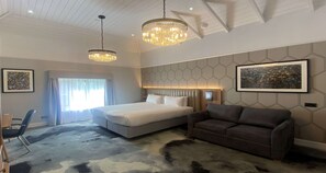 Superior Room, 1 King Bed, Non Smoking (Converts to 2 Twin Beds) | In-room safe, desk, laptop workspace, blackout drapes