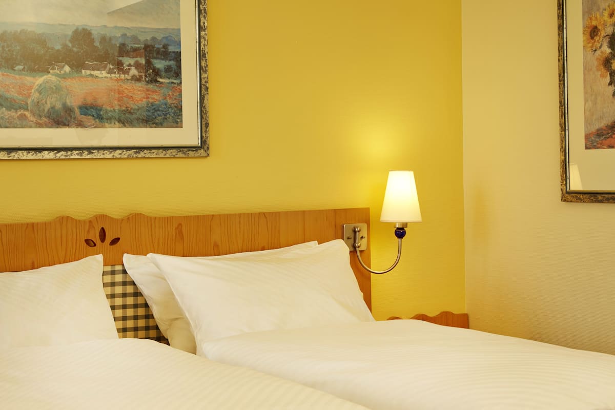 1 bedroom, in-room safe, desk, soundproofing
