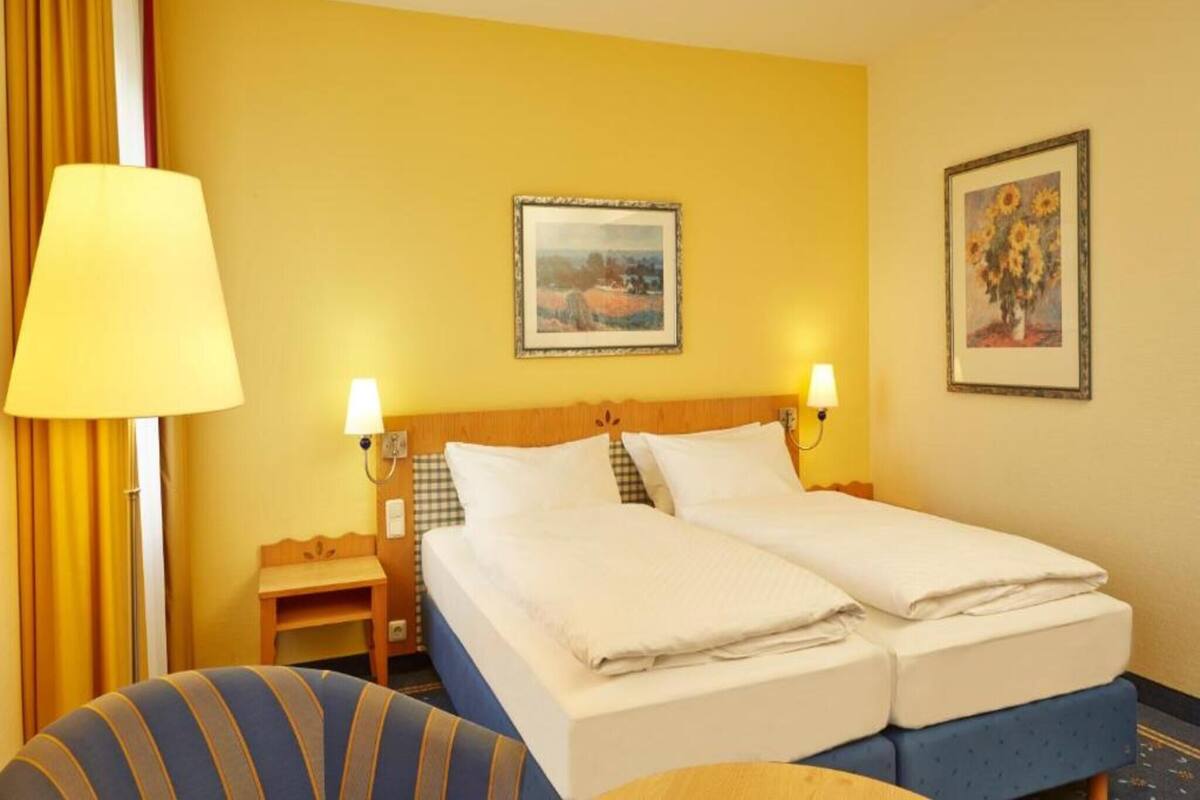 Double Room with balcony | In-room safe, desk, soundproofing, iron/ironing board (on request)