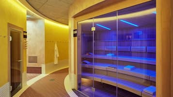 Sauna, bagno turco, trattamenti per il corpo, aromaterapia