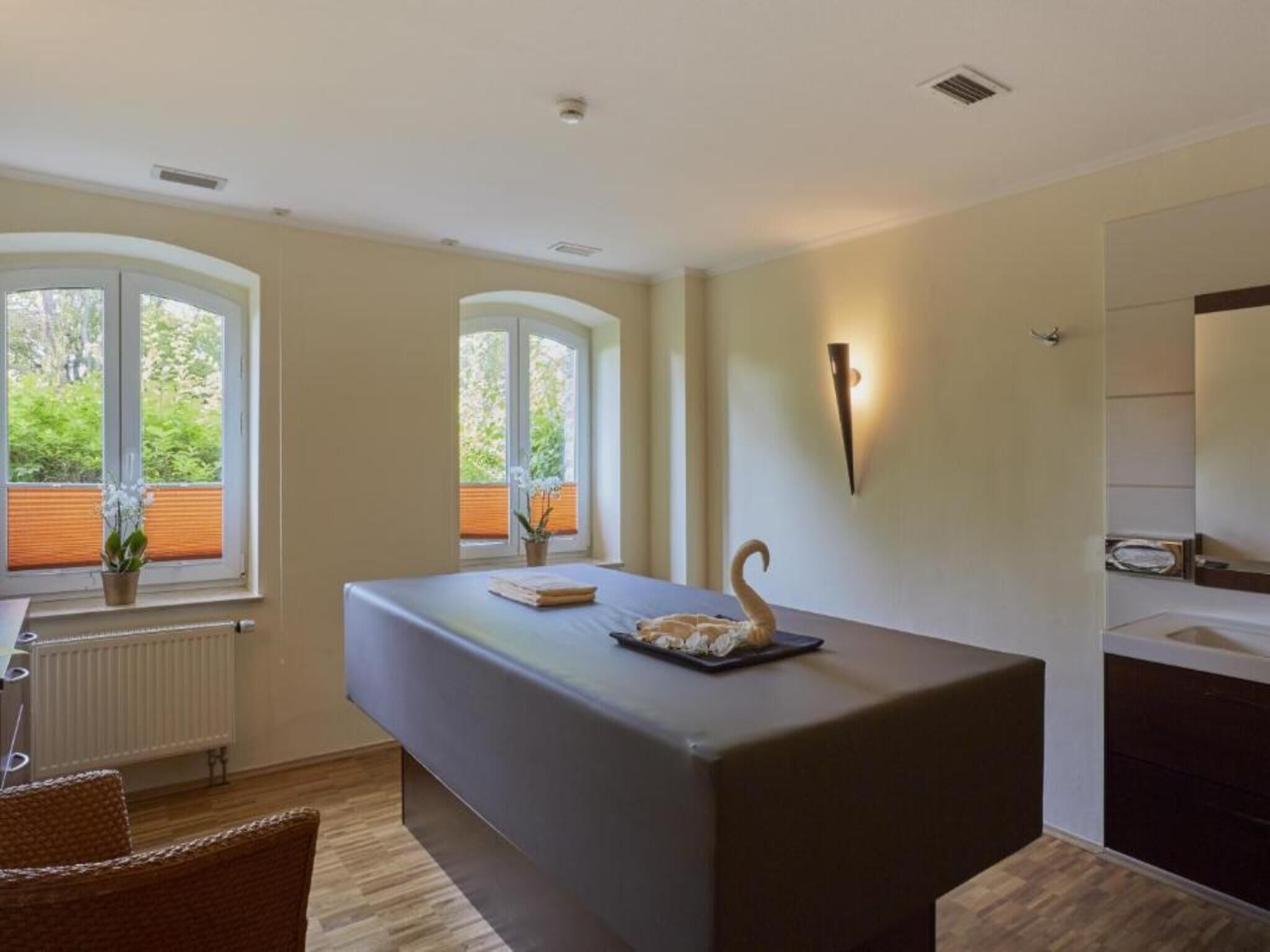 Sauna, Dampfbad, Körperbehandlungen, Aromatherapie, Warmsteinmassagen